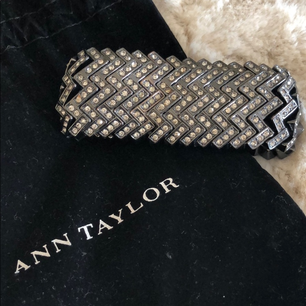 Ann Taylor Bracelet in Gunmetal - Picture 2 of 7